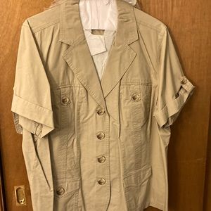 Light khaki shirt sleeve shirt jacket